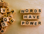 Il potere delle parole e il rapporto delle parole con la realtà