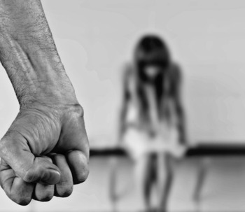 Violenza sulle donne: come riconoscerla