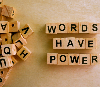 Il potere delle parole e il rapporto delle parole con la realtà
