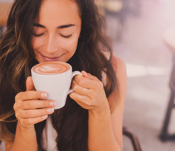 Come faccio a sapere se ho una dipendenza da caffeina? 6 segni e come affrontarli
