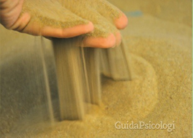 Le mani e la sabbia...