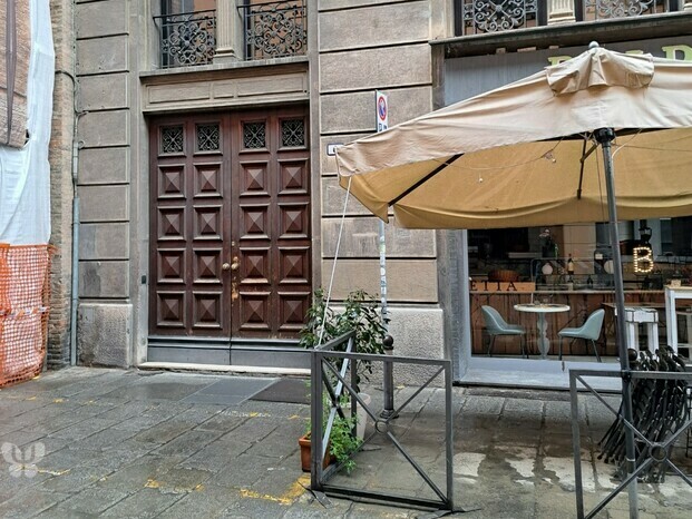 Portone esterno dello Studio in via S. Stefano 6, Bologna