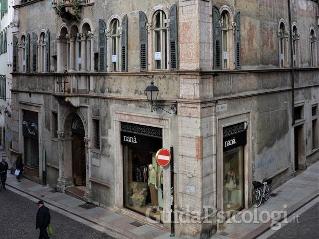 Palazzo-Del-Monte-Trento_imagefullwide.jpg