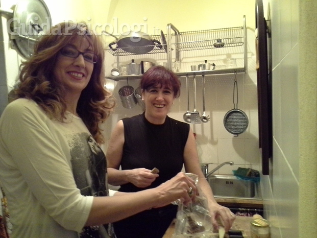 Eleonora  e Dania in cucina